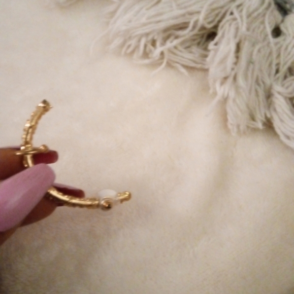 Ear Cuff - Picture 2 of 3